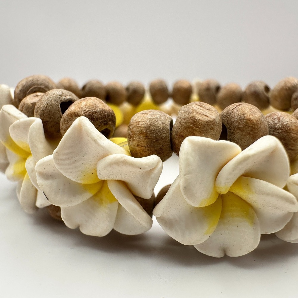 Vintage Y2K Plumeria Floral Wooden Beaded Stretch Bracelet Boho Women's Jewelry